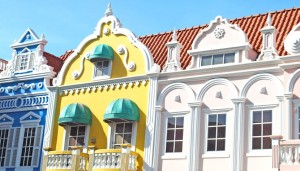 aruba-edificacoes-na-praca-oranjestad-830x474_830x474