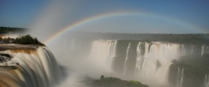 Lua Cheia nas Cataratas